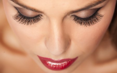 Lash Lifting oder Wimpernverlängerung?
