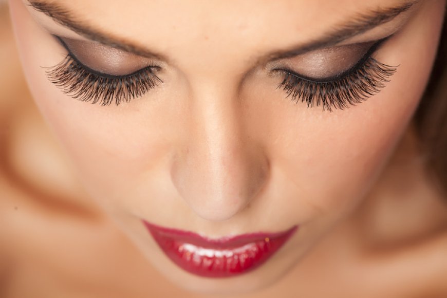 Lash Lifting oder Wimpernverlängerung?