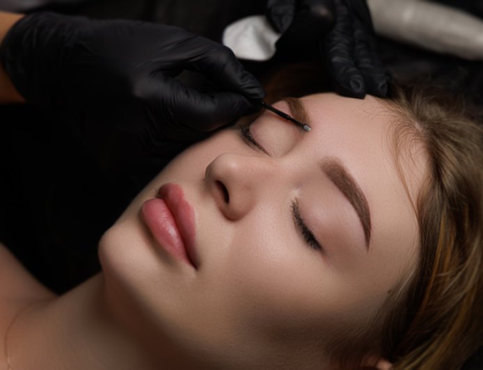 PMU Nachsorge: So bleibt dein Permanent Make-up perfekt erhalten